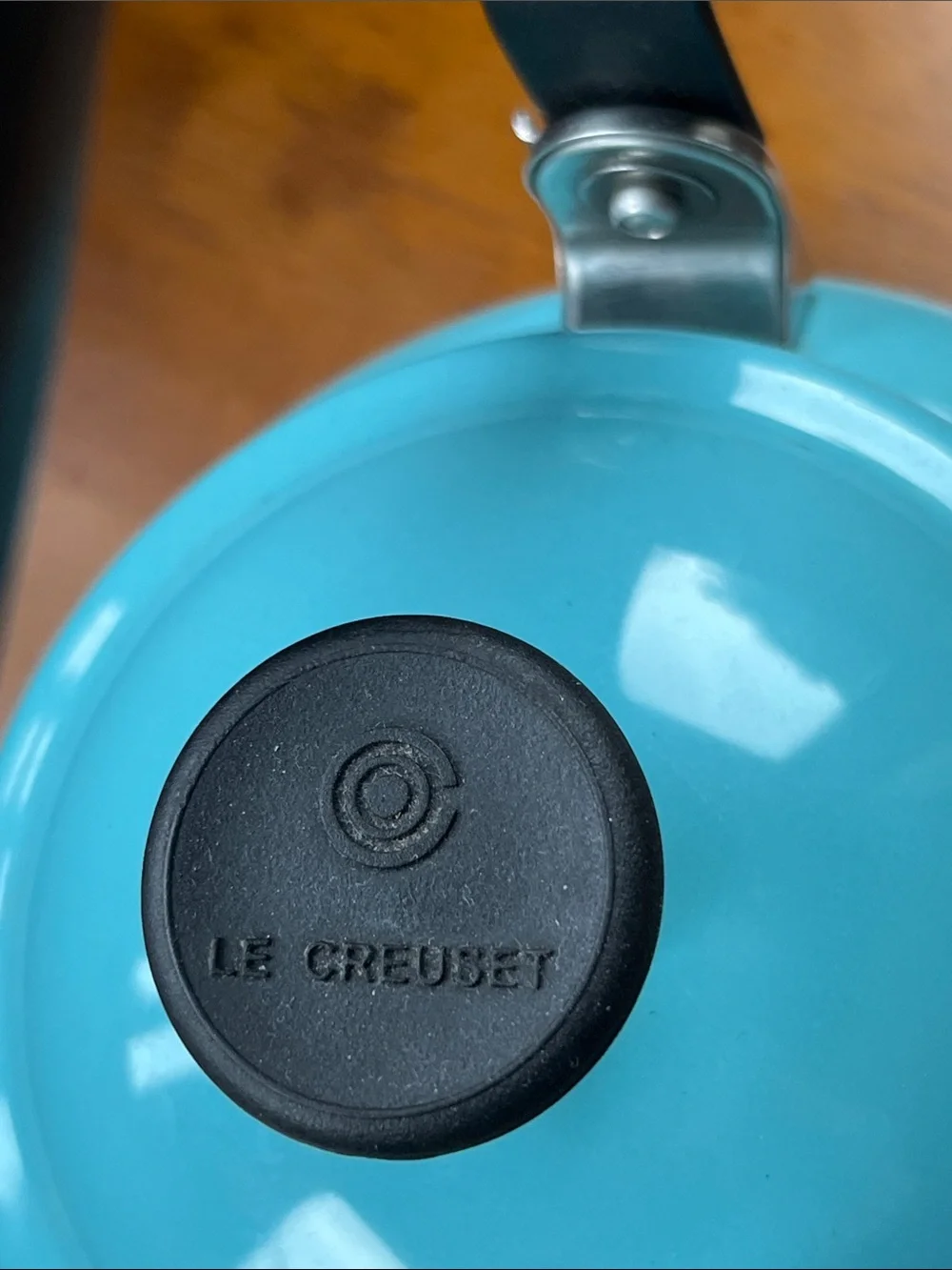 LE CREUSET Turquoise Stovetop Whistling Kettle with Black Handle